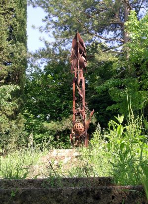 Bernhard Luginbuehl im Giardino di Daniel spoerri 34-1