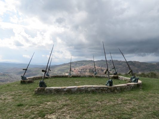 Daniel Spoerri im Skulpturengarten Seggiano, Italien 3-0