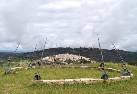 Daniel Spoerri im Skulpturengarten Seggiano, Italien 3-2