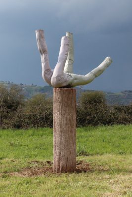 Erwin Wurm im Giardino di Daniel Spoerri 105-1